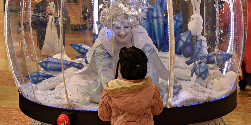 Shopping centre entertainment at Christmas, the Living Snow Globe