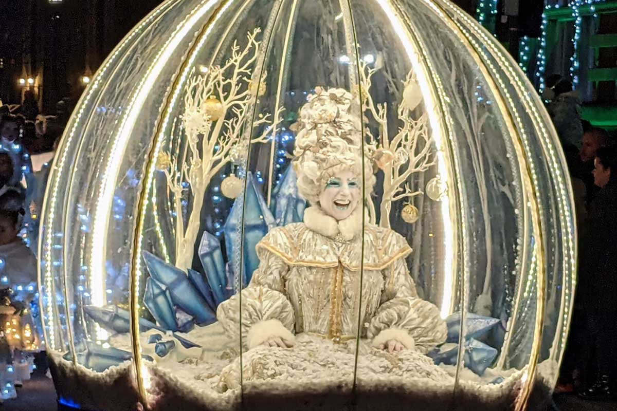 Living Snow Globe in the Swansea Parade 2021